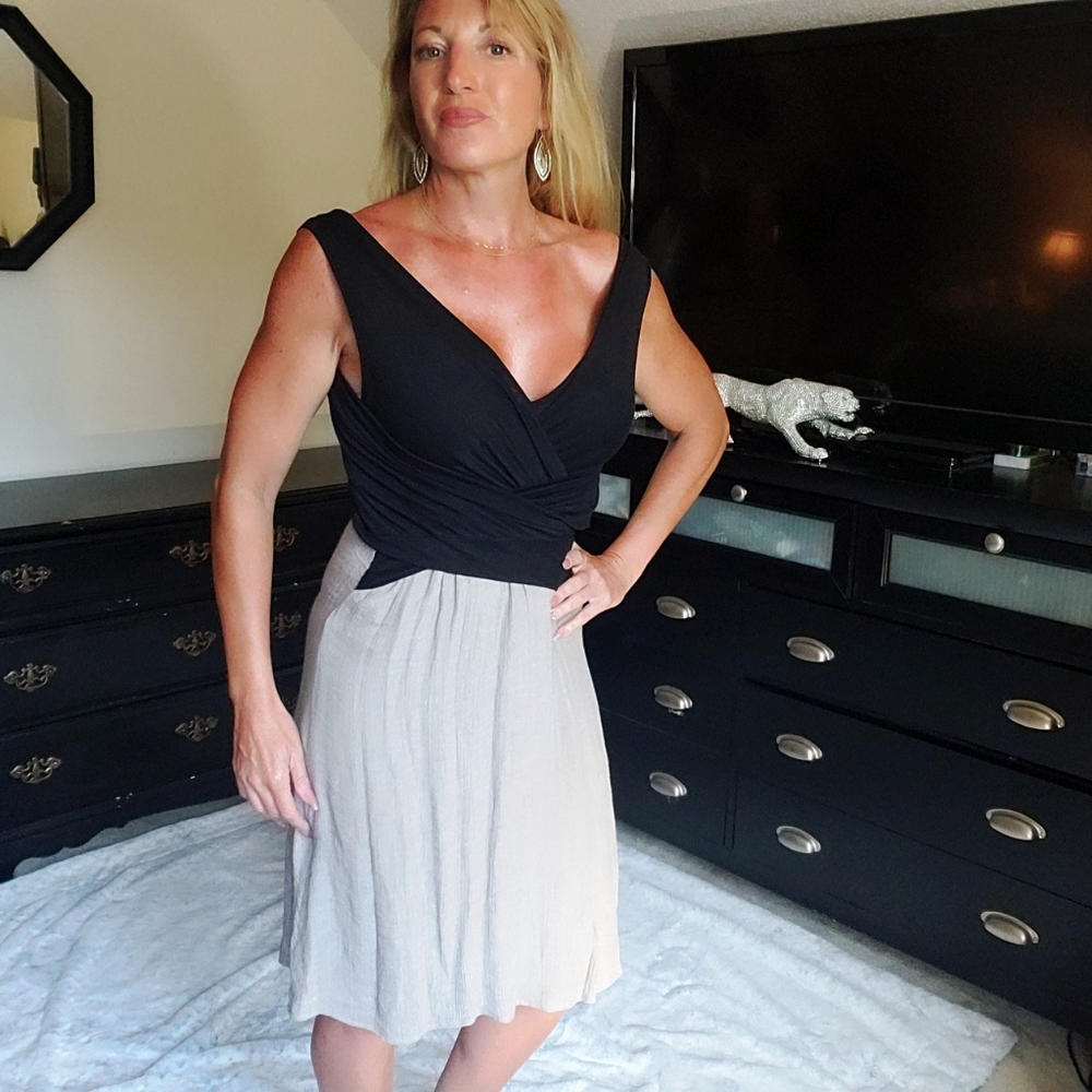 Amadi Black & Taupe Wrap V-Neck Dress Small